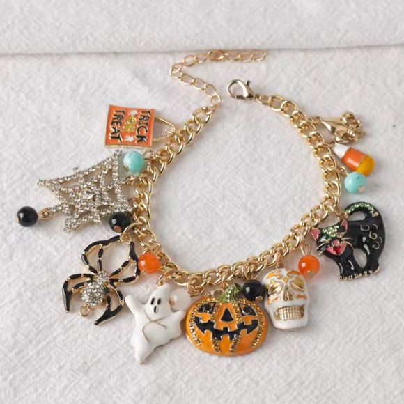 Boutique Jewelry - Halloween charm bracelet NWOT